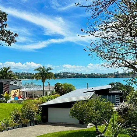 Tindalls Hideaway - 200 Steps To Beach